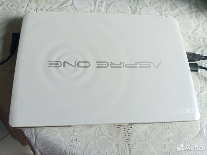 Нетбук Acer aspire one D270
