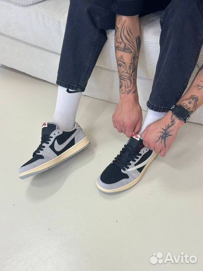 Nike Air Jordan 1 low x travis scott