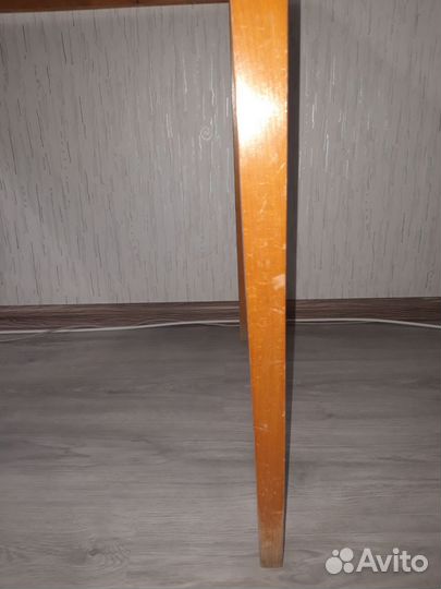 Стол обеденный