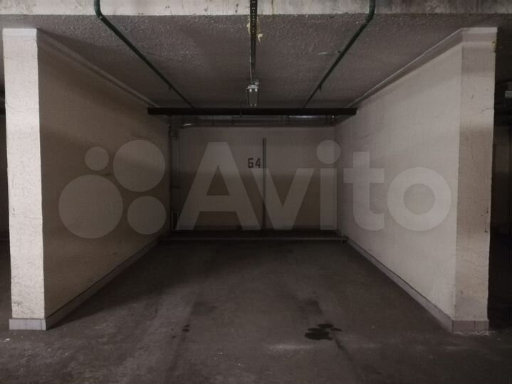 Машиноместо, > 30 м²