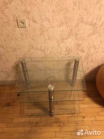 Стеклянная тумба под тв