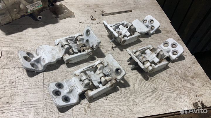 Петли на задние двери для Форд Транзит С14-21