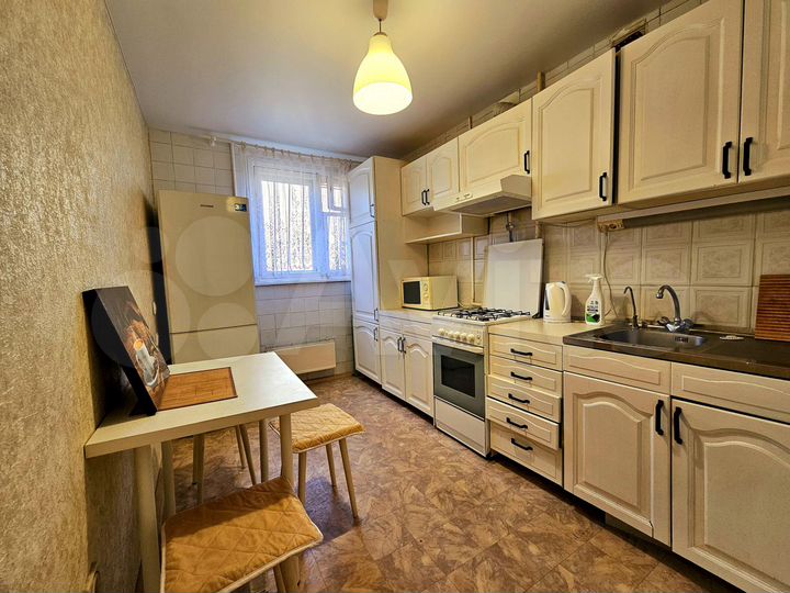 3-к. квартира, 57 м², 3/5 эт.