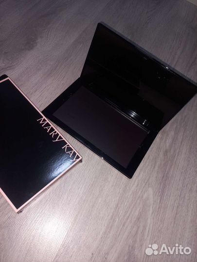 Магнитная палетка для теней Mary Kay