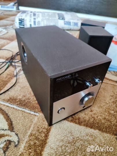 Сабвуфер и колонки microlab M-880
