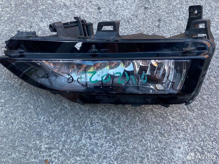 Фара противотуманная правая skoda rapid