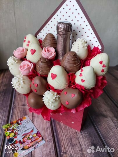 Клубника в шоколаде букеты 8 марта