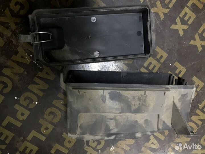 Корпус блока предохранителей Mercedes M-Класс W164