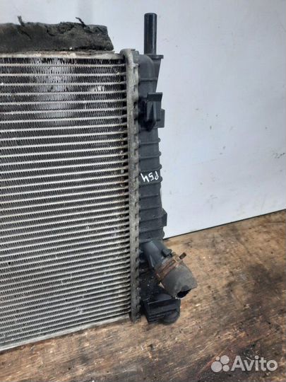 Радиатор основной Ford Focus универсал 1.6 2005