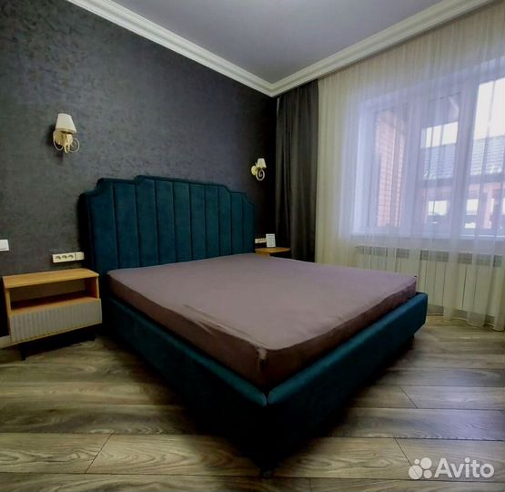 Кровать с изголовьем