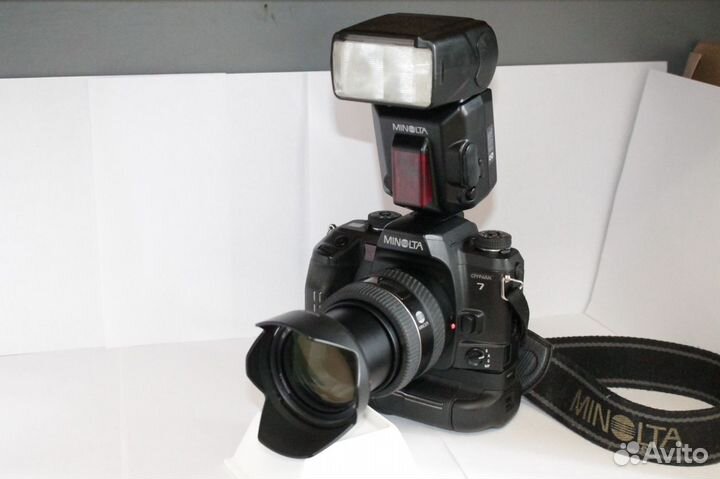 Пленочный зеркальный фотоаппарат Minolta Dynax 7