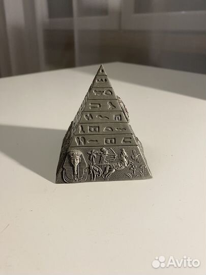 Пирамида севенир из Египта