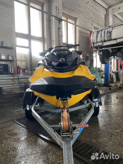 BRP SEA DOO RXP 300
