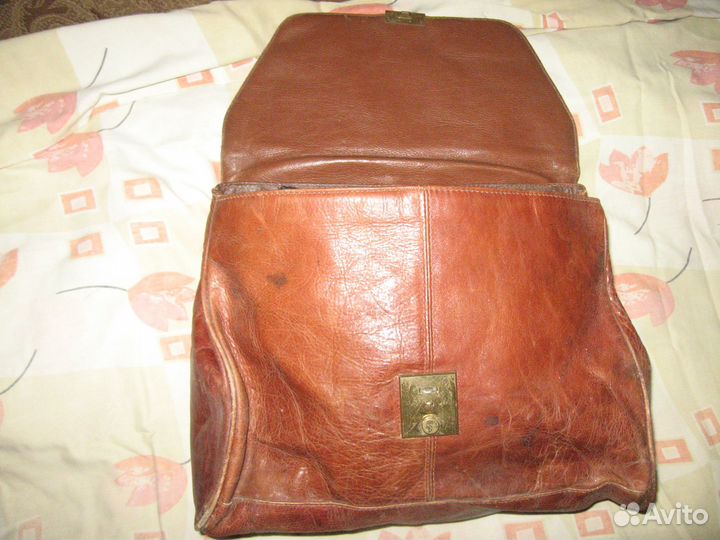 Продаю женскую винтажную кожаную сумку