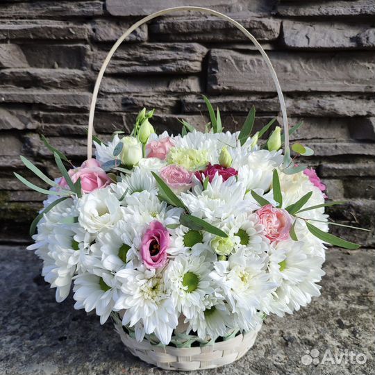 Корзина с цветами 093