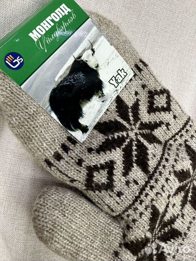 Варежки из шерсти яка