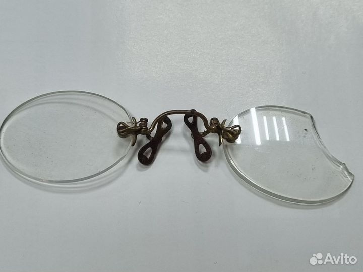 Антикварное пенсне