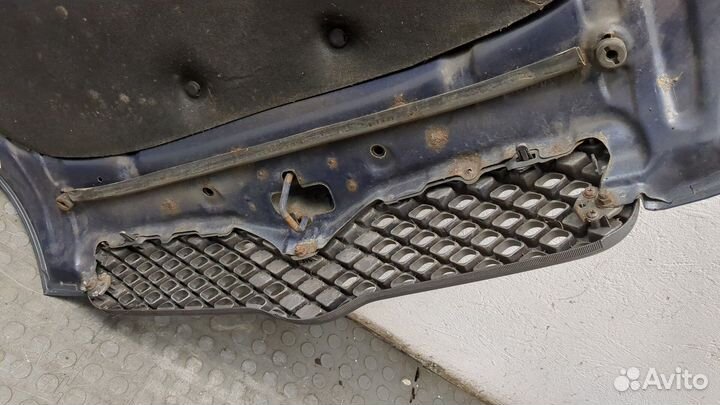 Капот Toyota Yaris