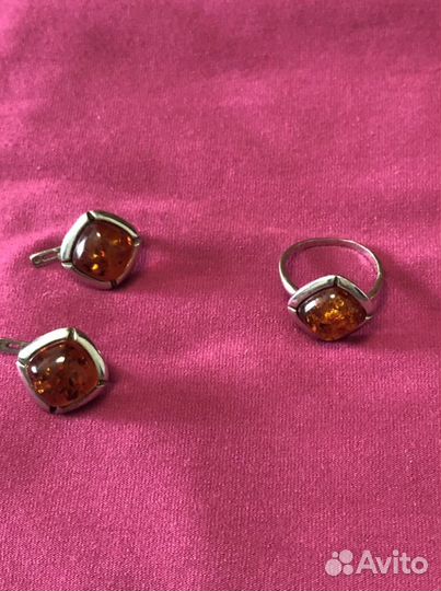 Серебряный гарнитур с янтарем,проба 925