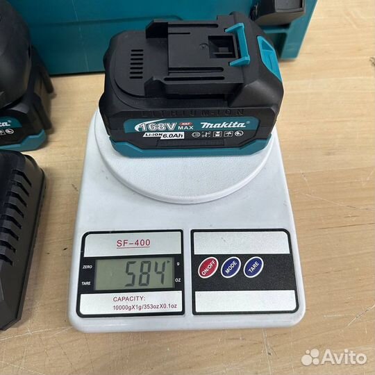 Гайковерт Makita 700H в кейсе с тяжелыми АКБ