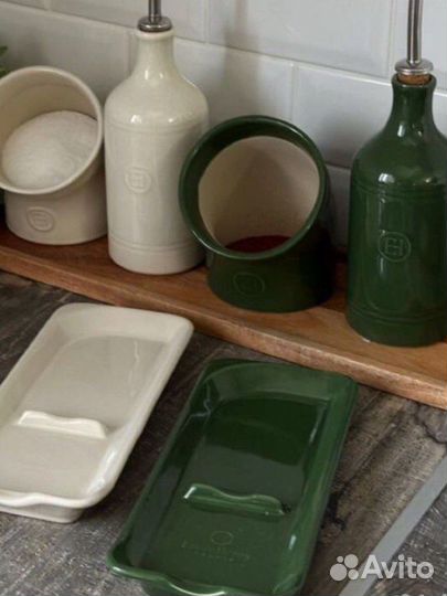 Солонка и подложка emili henry