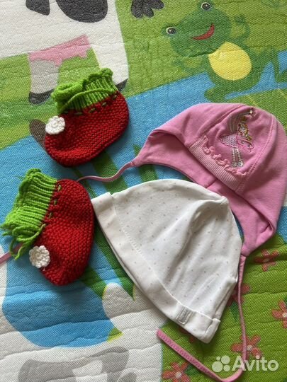 Детские шапочки и носочки от 0-6месяцев,пакетом