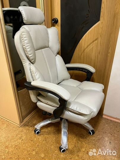Офисное кресло (геймерское). Кресло для директора