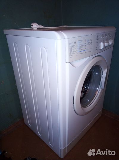 Стиральная б/у IndesIt