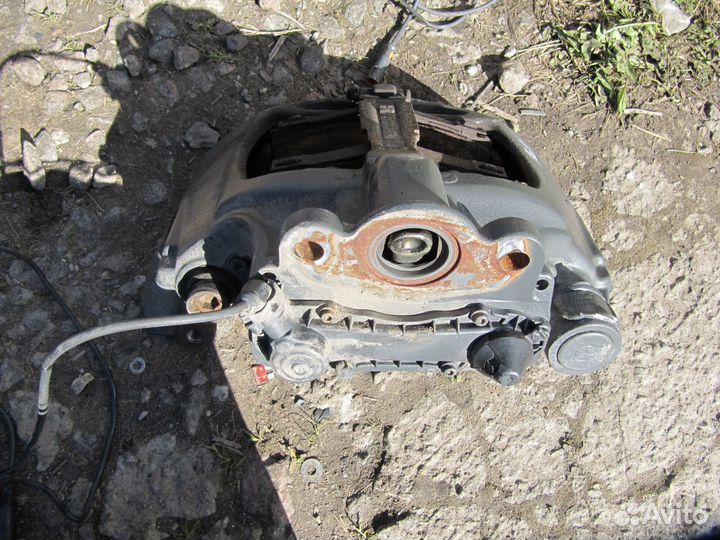 Суппорт тормозной задний левый Mercedes Benz Actro