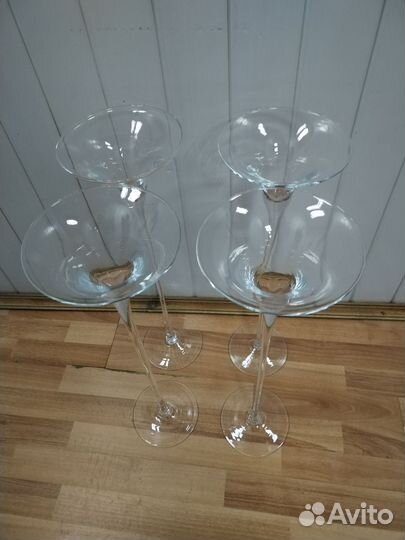 Бокалы мартини на высокой ножке