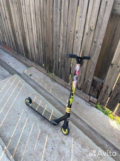 Трюковой самокат,в хорошем состоянии