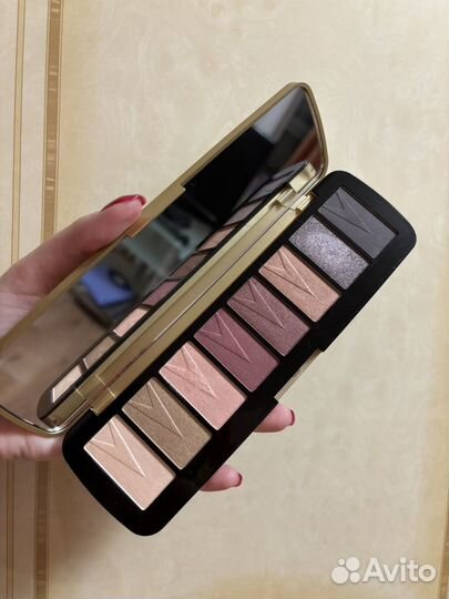 Палетка теней revolution