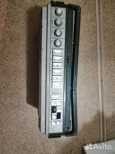 Касетная радиола