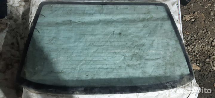 Стекло заднее Bmw E34