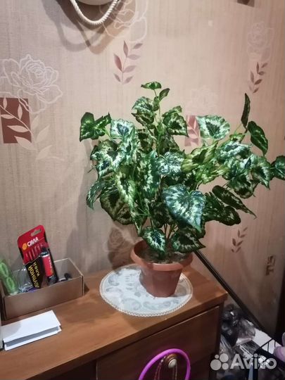 Искусственный цветок