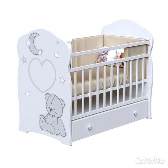 Детская кроватка с маятником и ящиком