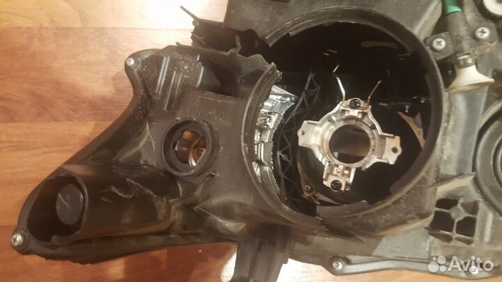 Фара передняя правая Lexus-RX 270