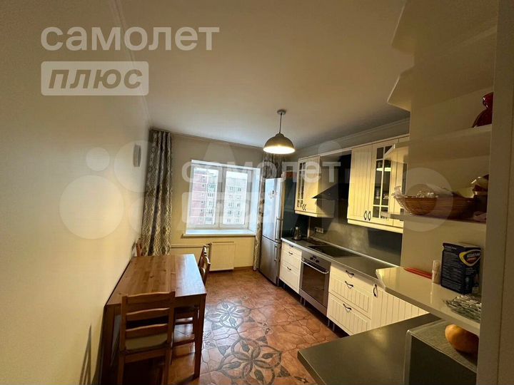 3-к. квартира, 95 м², 13/17 эт.