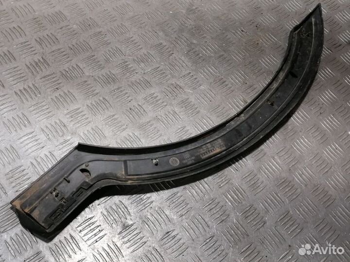 Молдинг крыла переднего правый Opel Zafira A