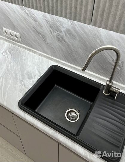 Современная стильная кухня