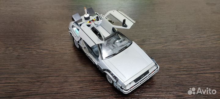 DeLorean Time Machine Exclusive Collection