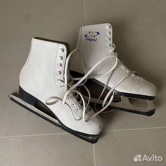 Коньки фигурные 39 р