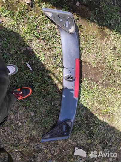 Спойлер Nissan Elgrand E52