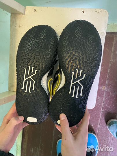 Кроссовки NIke kyrie