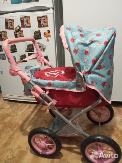 Игрушечная коляска для кукол