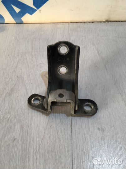 Петля двери KIA RIO 2 JB рест 1.6 мт седан