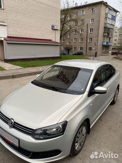 Volkswagen Polo 1.6 AT, 2011, 154 176 км