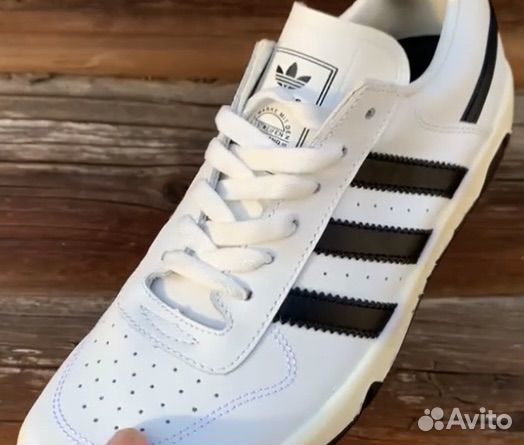 Классные мужские кожаные кроссовки Adidas фишки