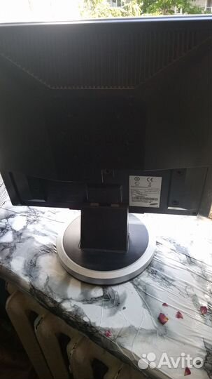 Монитор Samsung