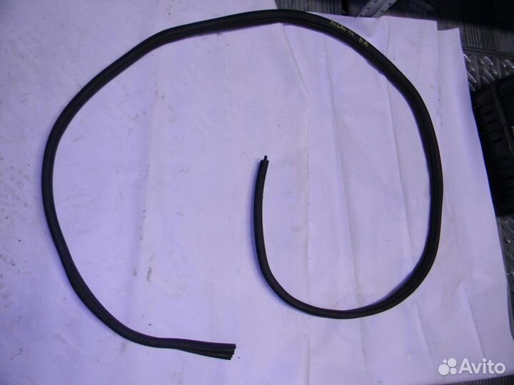 Уплотнитель (внутри) Logan 2005-2014